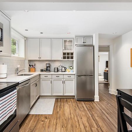 Gorgeous 4 Bedroom Garden Level Suite At Vancouver West & Ubc Exterior photo